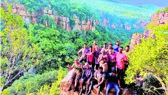 ఒక అడవి ఒక రాఘవ అనే పరుసవేది!