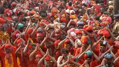 BHAVANIS | ఎర్రసంద్రంగా ఇంద్రకీలాద్రి, భవానీలతో కిటకిట