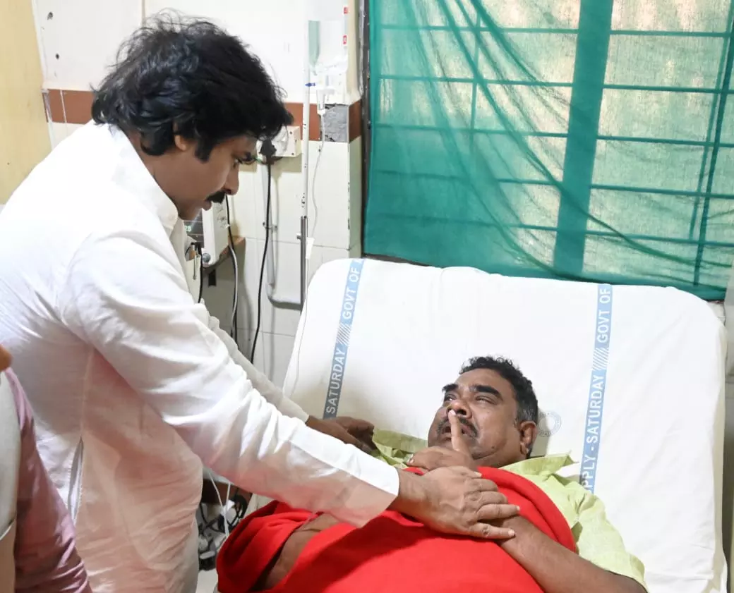 PAWAN KALYAN | ధైర్యంగా ఉండండి..అండగా ఉంటానని డిప్యూటీ సీఎం హామీ PAWAN KALYAN | ధైర్యంగా ఉండండి..అండగా ఉంటానని డిప్యూటీ సీఎం హామీ