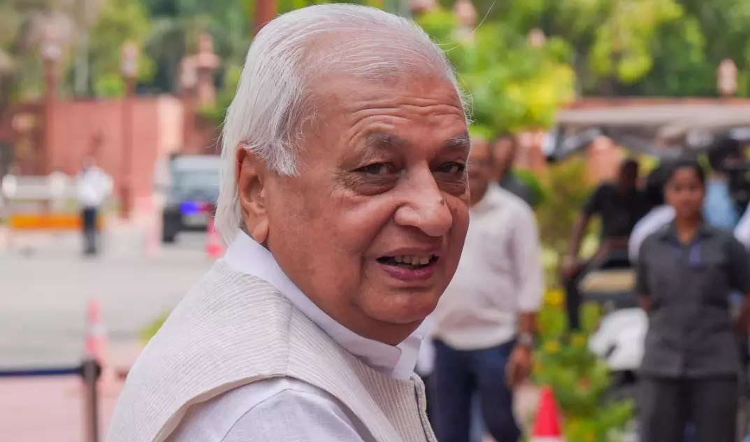 గవర్నర్ కు అధికారిక వీడ్కోలు ఇవ్వని ఎల్డీఎఫ్ ప్రభుత్వం గవర్నర్ కు అధికారిక వీడ్కోలు ఇవ్వని ఎల్డీఎఫ్ ప్రభుత్వం