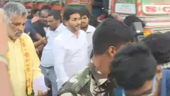 తిరుపతిలో జగన్‌ కాన్వాయ్‌ను అడ్డుకున్న పోలీసులు