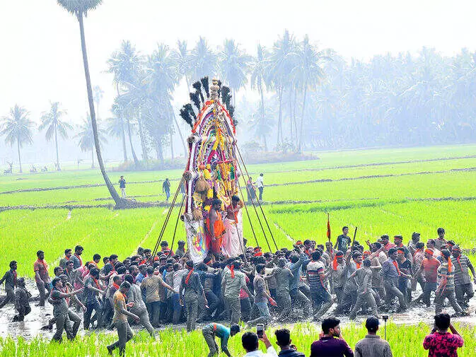 కోనసీమ ప్రభల తీర్థం ప్రత్యేకత ఏమిటీ, ప్రధాని మోదీ మెచ్చుకోవడమెందుకు?