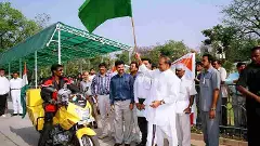 మిలియన్ అమేజింగ్  ఉమెన్ కోసం వరల్డ్ టూర్!