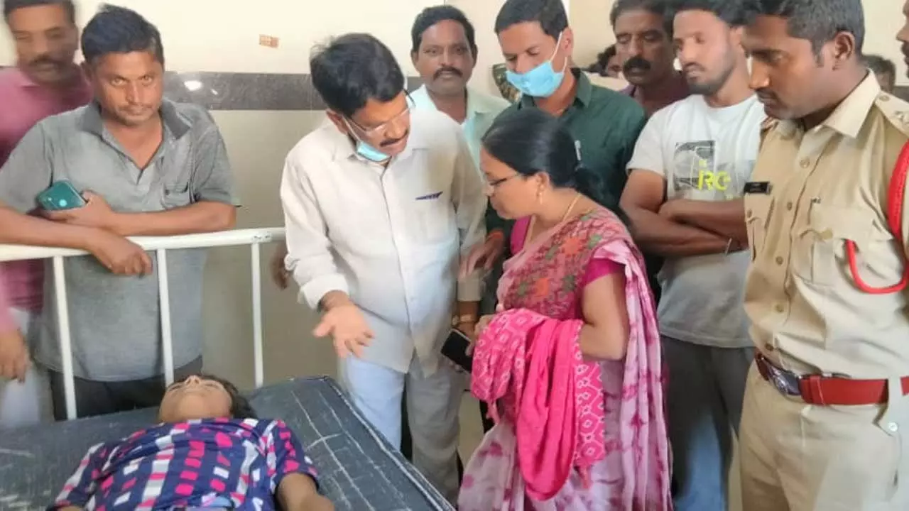 ఖోఖో ఆడుతూ కుప్పకూలిన విద్యార్థి..