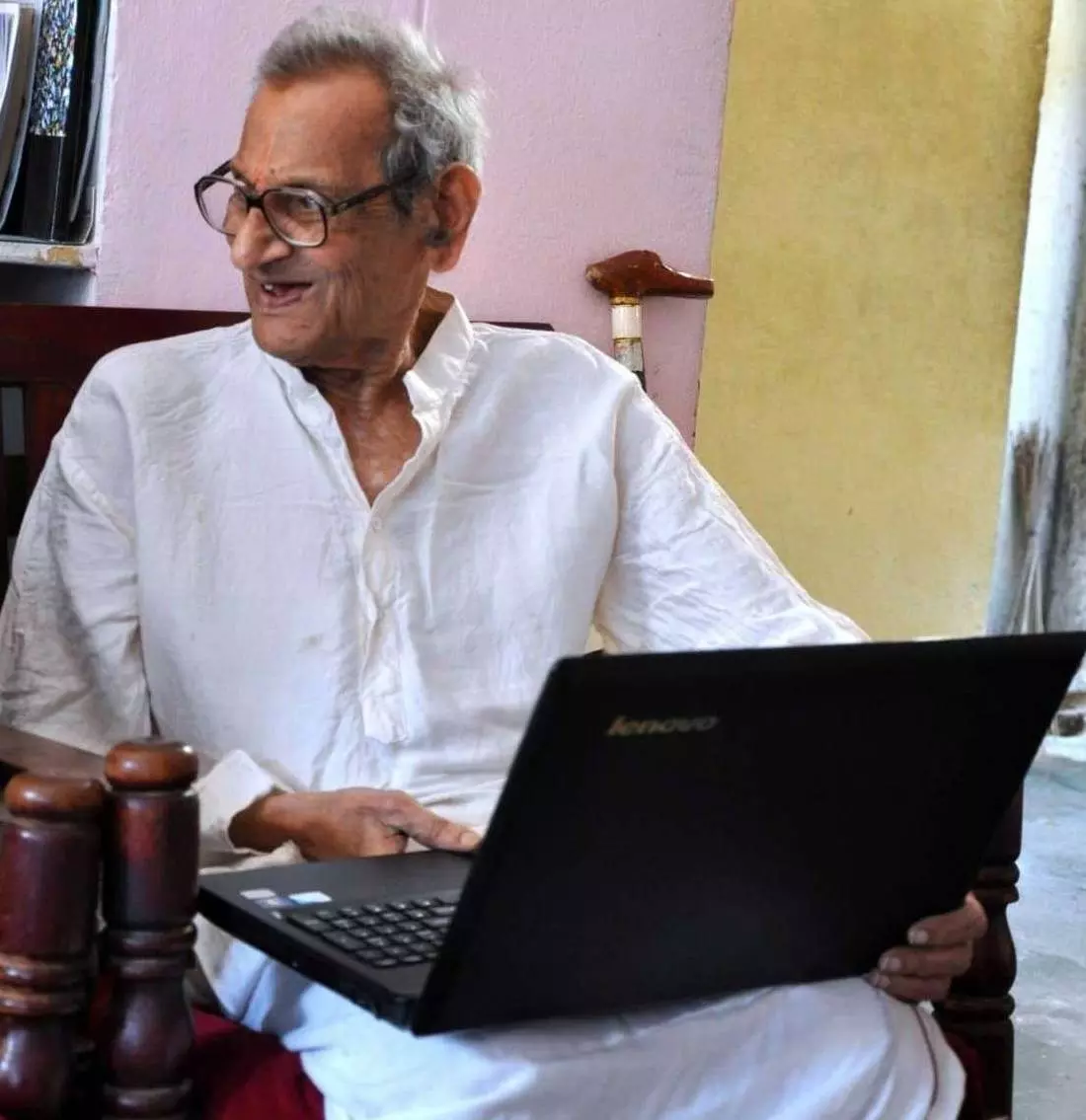 హైదరాబాద్ స్టేట్ ఆర్ట్ గ్యాలరీలో కొండపల్లి విశ్వరూప ప్రదర్శన హైదరాబాద్ స్టేట్ ఆర్ట్ గ్యాలరీలో కొండపల్లి విశ్వరూప ప్రదర్శన