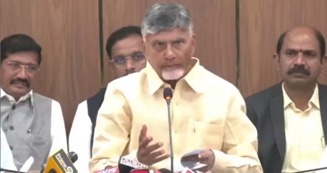 ప్రజలు సంకుచితంగా ఆలోచిస్తున్నారు