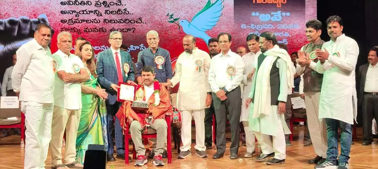 AWARD | నిజాయితీగా విధులు..స్వచ్ఛందంగా సేవలు, ఇదీ అంజపల్లి ఆదర్శం