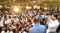 జగన్ మామా, ఒక్క సెల్పీ ఫ్లీజ్!!