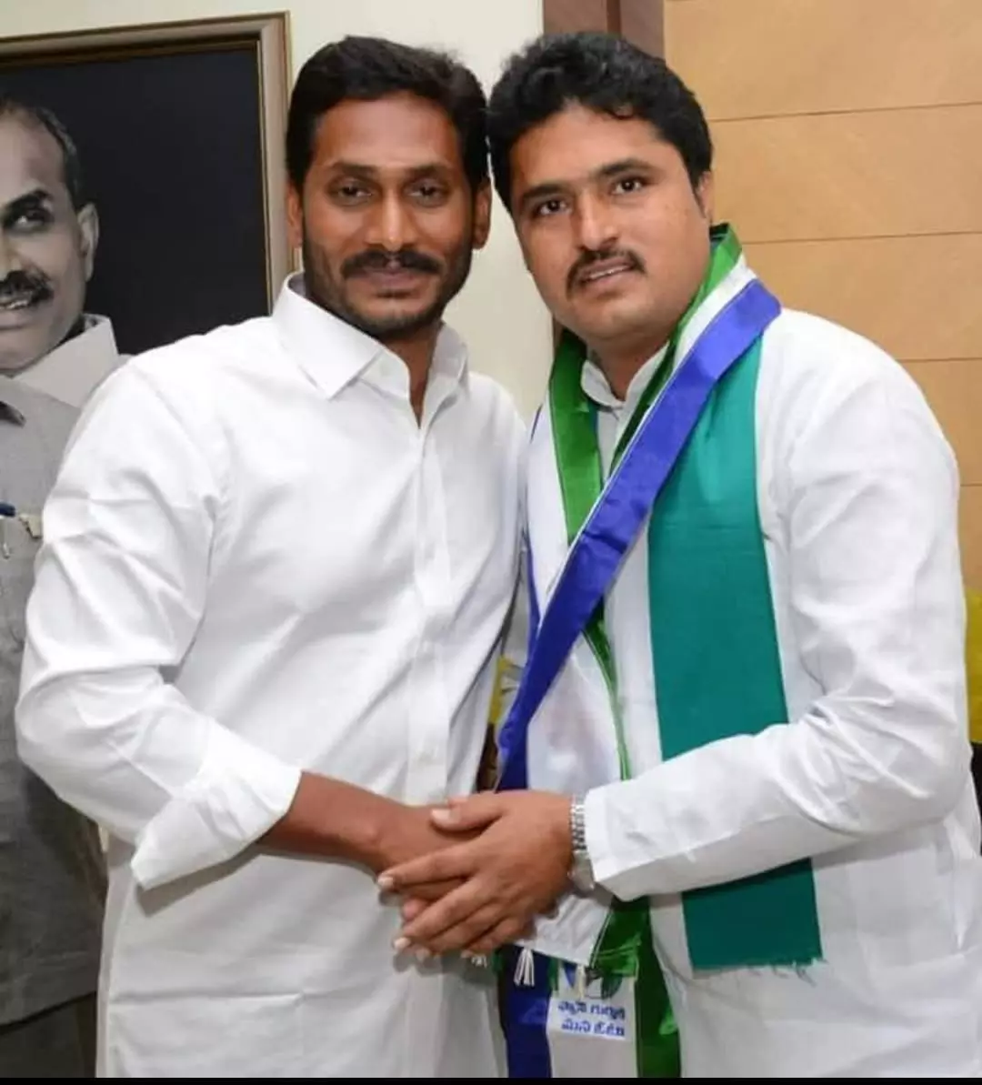 YSRCP |  రాసలీలతో అడ్డంగా దొరికిన మరో వైసీపీ నేత