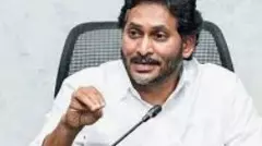 కుప్పలు తెప్పలుగా అప్పులు చేస్తున్నారు