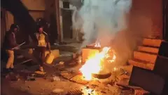 విజయోత్సవ ర్యాలీపై రాళ్లదాడికి పాల్పడిన దుండగులు