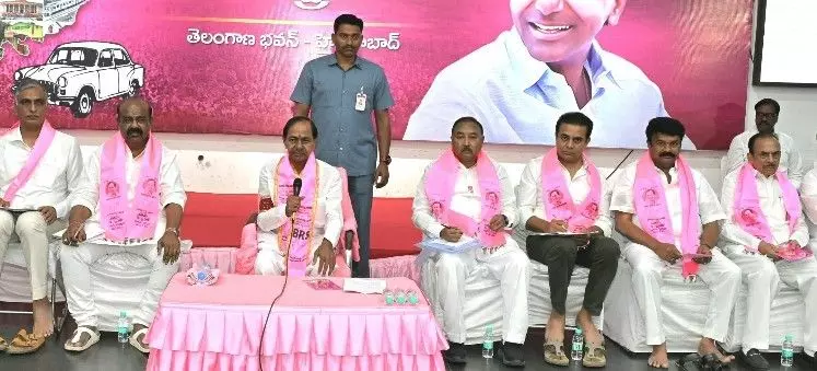 ఏడాది తర్వాత నేడు ఎర్రవెల్లి ఫాం హౌస్ నుంచి అసెంబ్లీకి కేసీఆర్