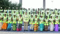 మాట్లాడేందుకు జగన్ మైకిచ్చారా