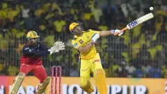 ధోని బ్యాటింగ్ ఆర్డర్ ను ప్రశ్నించే ధైర్యం సీఎస్కేలో లేదు: తివారీ