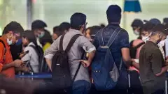 ఇండియా రావడానికి వెనకాడుతున్న తెలుగువాళ్లు!