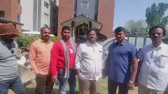 శ్రీనగర్లో భయంతో ఇరుక్కుపోయిన తెలంగాణ పర్యాటకులు