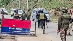 పహల్గాం బాధితులకు సంఘీభావం,జుమా ప్రార్థనల్లో నల్లబ్యాడ్జీలతో నిరసన