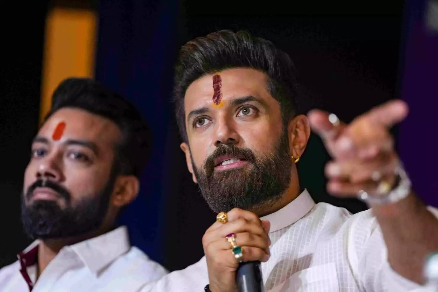 కులగణనను ‘‘గేమ్ ఛేంజర్ నిర్ణయం’’గా అభివర్ణించిన కేంద్ర మంత్రులు.. కులగణనను ‘‘గేమ్ ఛేంజర్ నిర్ణయం’’గా అభివర్ణించిన కేంద్ర మంత్రులు..