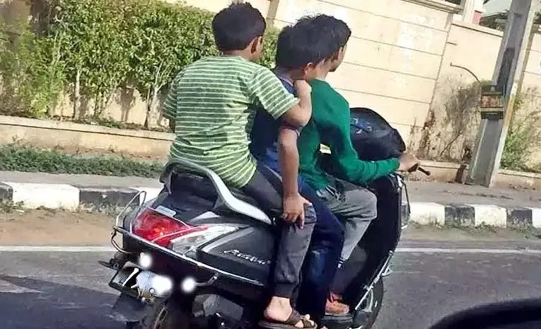 మైనర్లు డ్రైవింగ్ చేస్తే ఏమవుతుందో తెలుసా ? మైనర్లు డ్రైవింగ్ చేస్తే ఏమవుతుందో తెలుసా ?