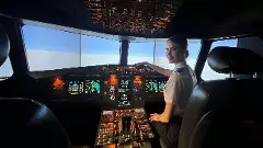 ఆందాల భామలు చేసే ఉద్యోగాలేమిటో తెలుసా?