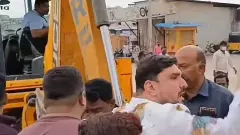 హైడ్రా పనులను అడ్డుకున్న గులాబి కార్పోరేటర్