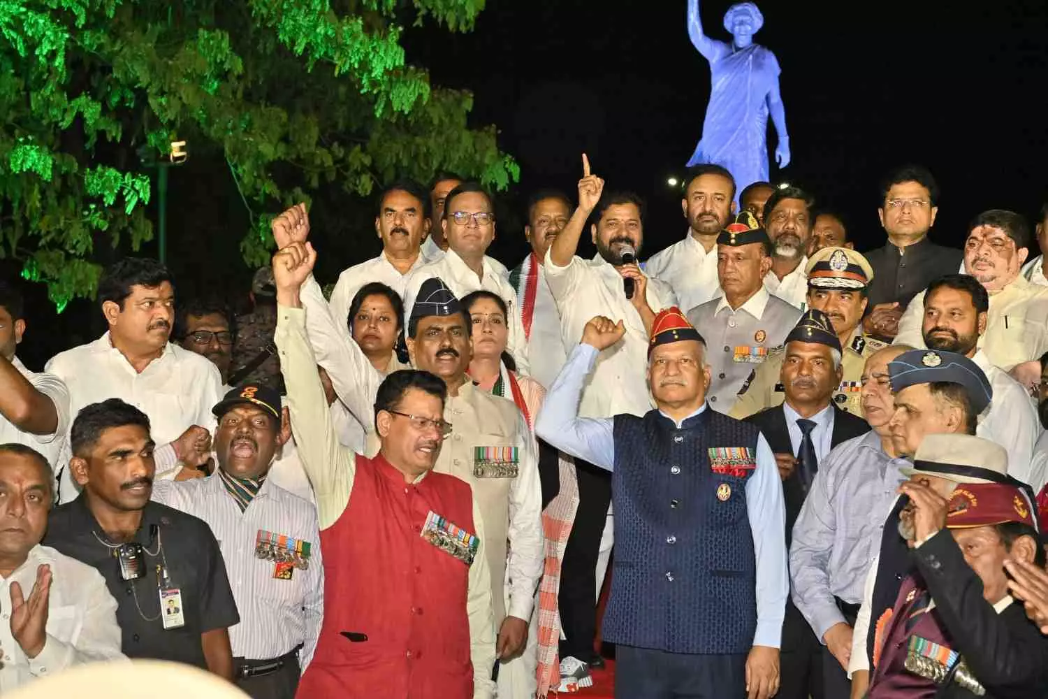 నేషనల్ డిఫెన్స్ ఫండ్ కు తెలంగాణ ప్రజా ప్రతినిధుల విరాళం