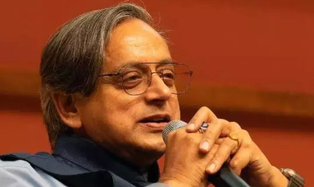 కాల్పుల విరమణ ఉల్లంఘనపై హిందీ కవితను ప్రస్తావించిన థరూర్ కాల్పుల విరమణ ఉల్లంఘనపై హిందీ కవితను ప్రస్తావించిన థరూర్