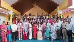 యాదగిరిగుట్టలో అందాల భామల ప్రత్యేక పూజలు