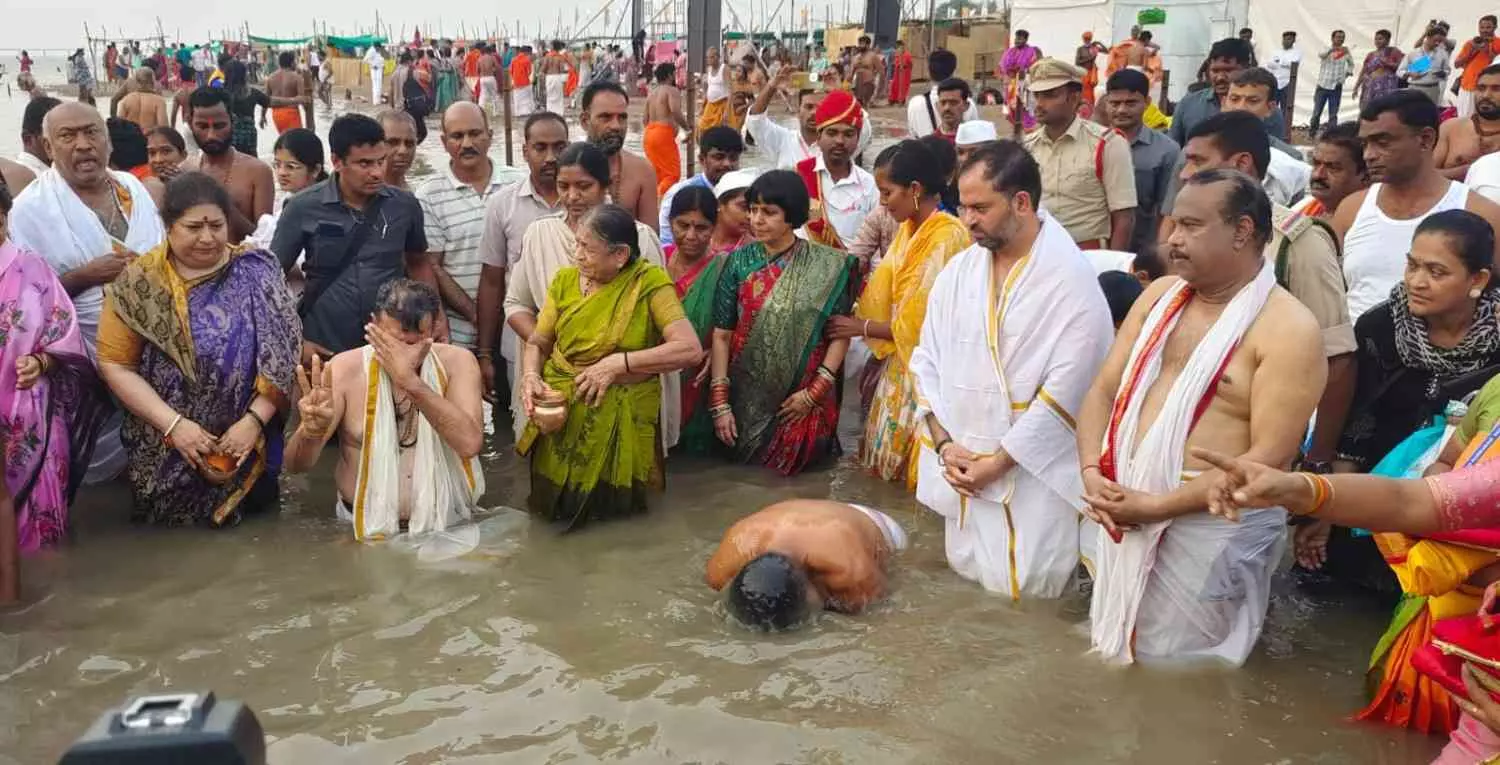 కాళేశ్వరం త్రివేణి సంగమంలో సరస్వతీ పుష్కరాలు ప్రారంభం