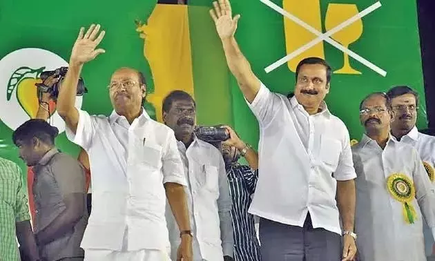 తండ్రితో విభేదాలే కారణమా? తండ్రితో విభేదాలే కారణమా?