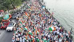 ట్యాంక్‌బండ్‌పై రెపరెపలాడిన మువ్వన్నెల జెండా