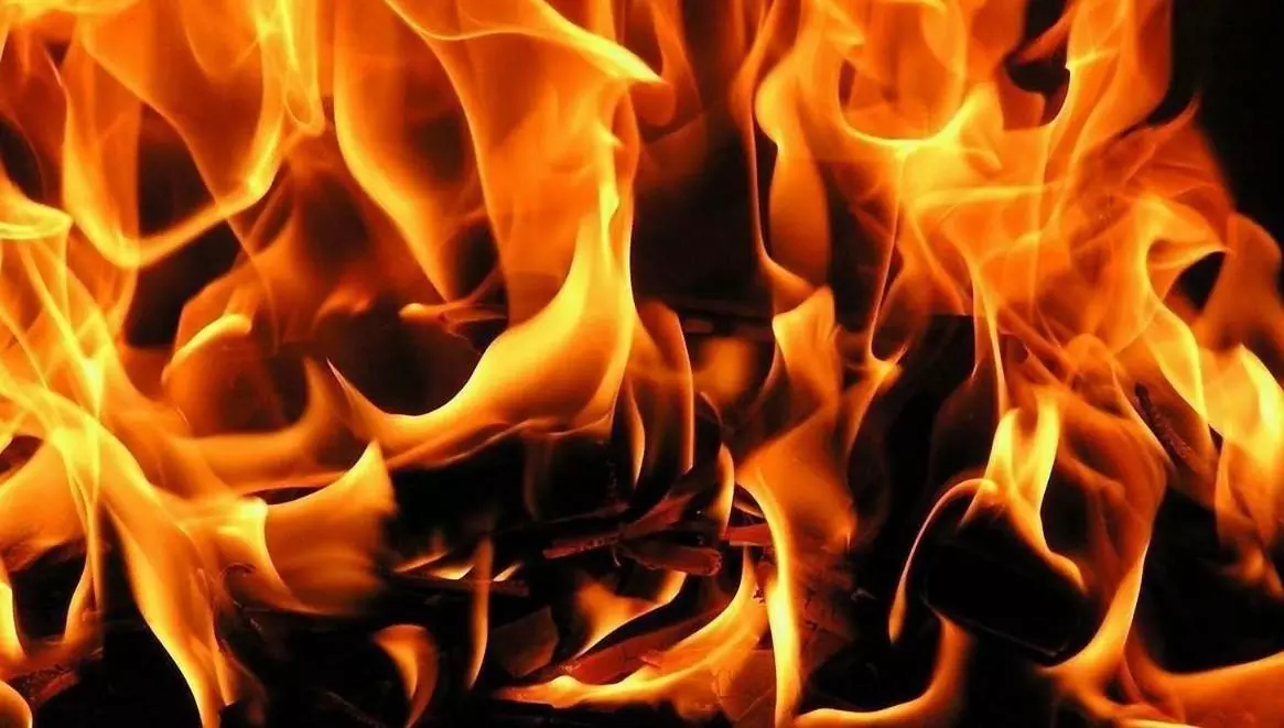 హైద్రాబాద్ ఎస్ ఆర్ నగర్ లో అగ్ని ప్రమాదం