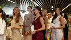 టీ హబ్‌లో అందాల భామల సందడి, హెడ్ టు హెడ్ ఛాలెంజ్