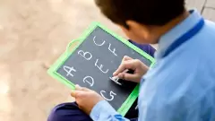 తల్లిదండ్రులను ముప్పుతిప్పలు పెడుతున్న ప్రైవేటు స్కూళ్ల యజమాన్యాలు..