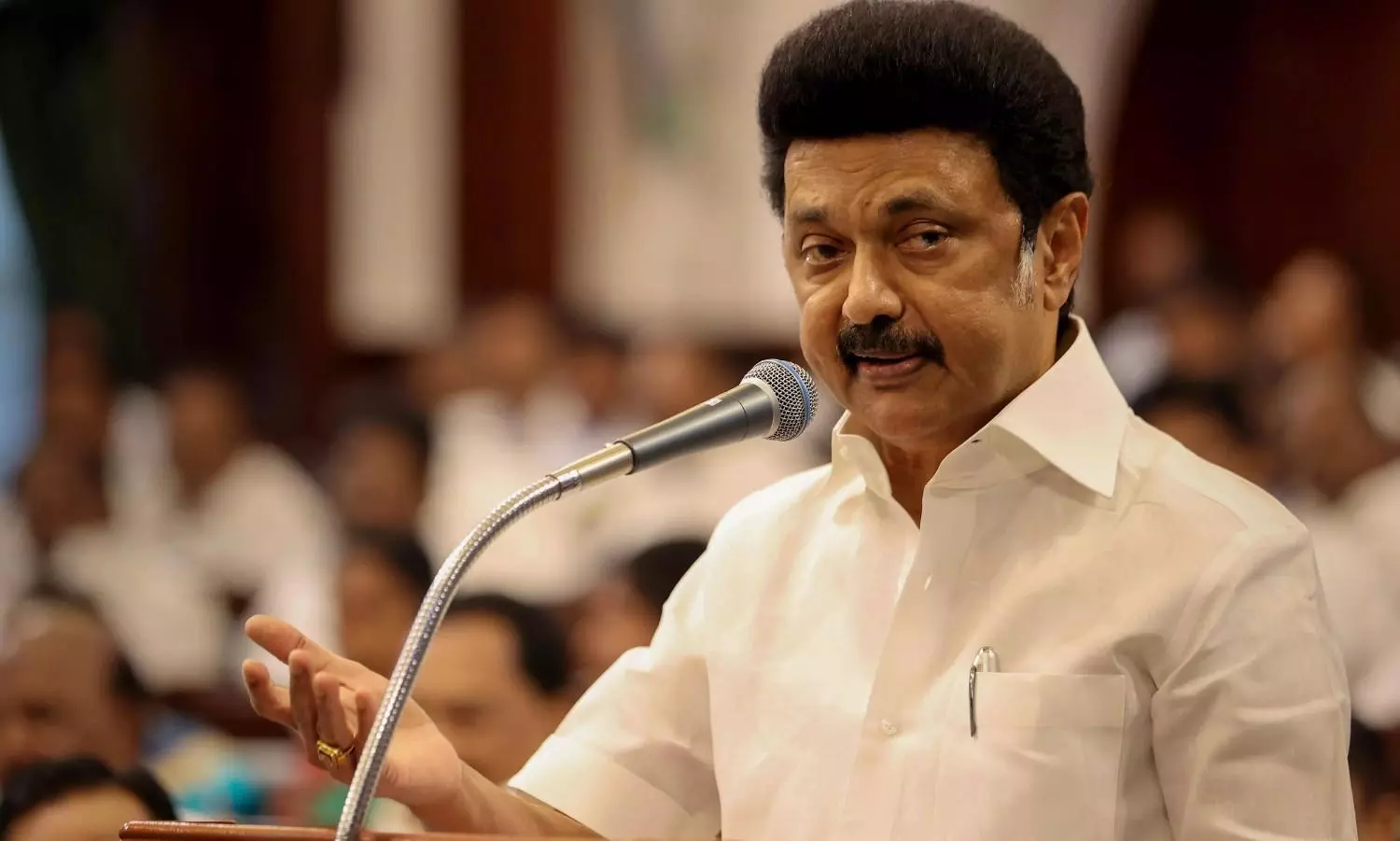 కేంద్రం తీరుపై సుప్రీంలో పిటీషన్ వేసిన తమిళనాడు సీఎం.. కేంద్రం తీరుపై సుప్రీంలో పిటీషన్ వేసిన తమిళనాడు సీఎం..