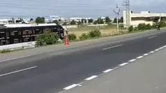 నంద్యాల: హైదరాబాద్ ప్రయాణికులకు తప్పిన ప్రమాదం