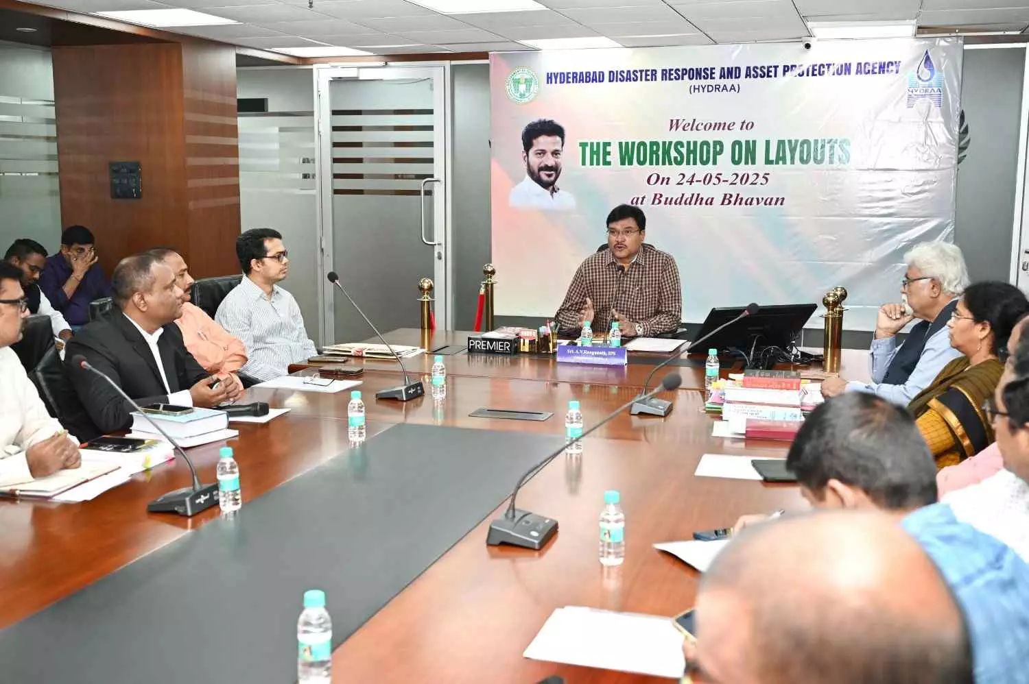 హైదరాబాద్ లేఅవుట్లలో పార్కుల ఆక్రమణలపై హైడ్రా దృష్టి హైదరాబాద్ లేఅవుట్లలో పార్కుల ఆక్రమణలపై హైడ్రా దృష్టి