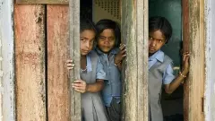 తెలంగాణ స్కూళ్లని ప్రజలు నమ్మేలా బాగుచేయండి...