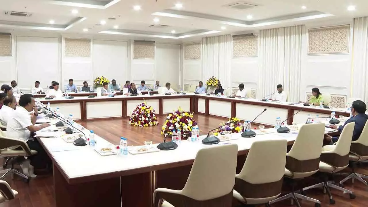 అందరి దృష్టి క్యాబినెట్ సమావేశంపైనేనా ? అందరి దృష్టి క్యాబినెట్ సమావేశంపైనేనా ?