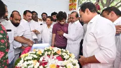 కన్నీళ్ళు పెట్టుకున్న కేసీఆర్