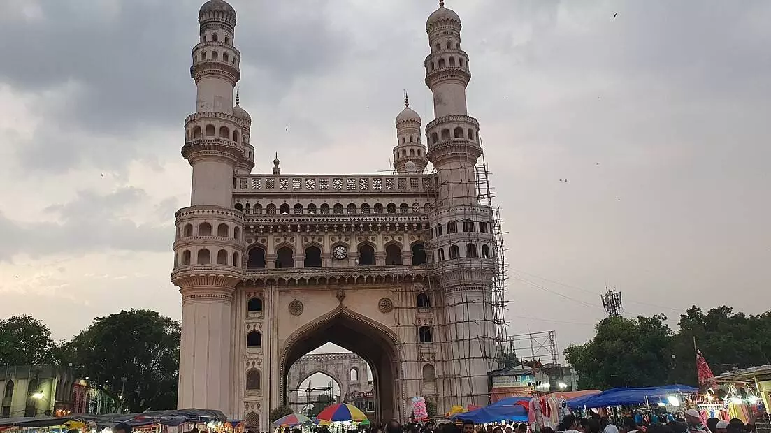 హైదరాబాద్ నగరంలో చదరపు గజం ధర ఎంతో తెలుసా? హైదరాబాద్ నగరంలో చదరపు గజం ధర ఎంతో తెలుసా?