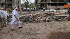 విమానం కూలిన ప్రాంతాన్ని పరిశీలించిన ప్రధాని మోదీ