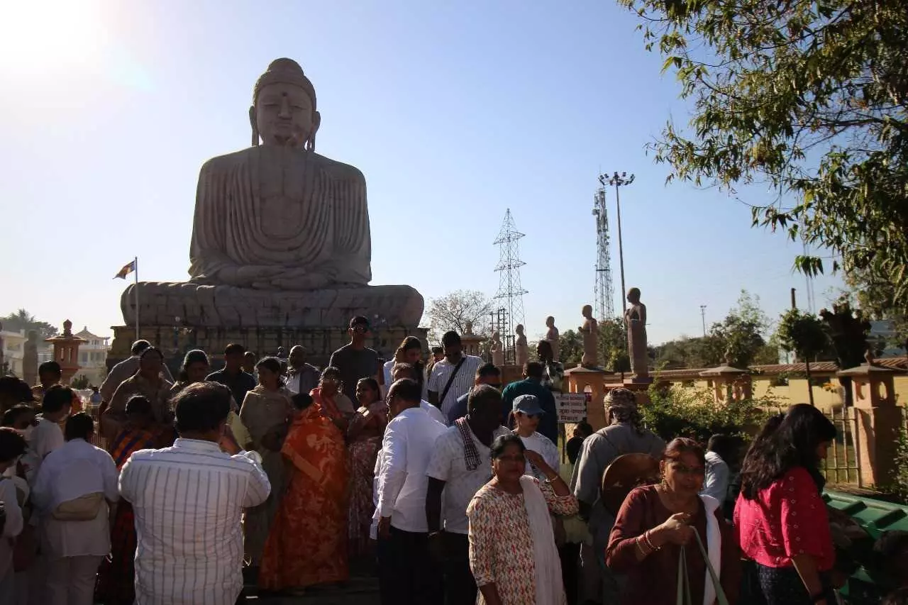 బుద్ధగయలో 6 రోజుల ధ్యాన జ్ఞాన మార్గం బుద్ధగయలో 6 రోజుల ధ్యాన జ్ఞాన మార్గం