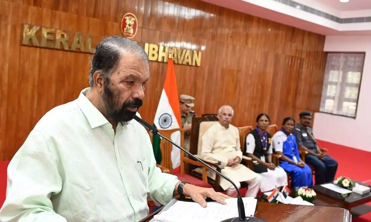 ‘మంత్రి వాకౌట్ చేయడం గవర్నర్ను అవమానించడమే’ ‘మంత్రి వాకౌట్ చేయడం గవర్నర్ను అవమానించడమే’