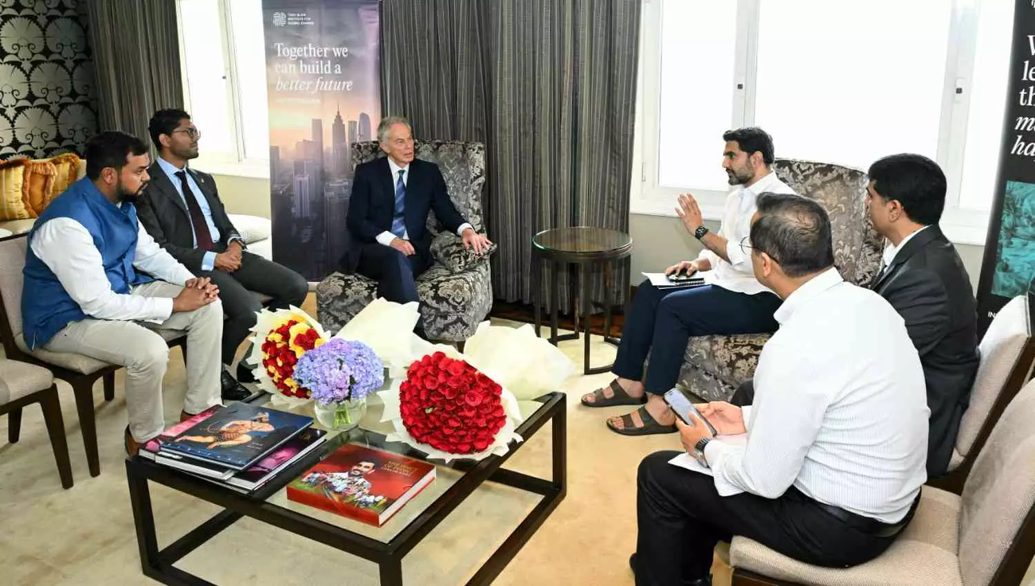 విద్యా రంగంలో ఏఐ వినియోగం టోనీ బ్లెయిర్ తో లోకేష్ భేటీ విద్యా రంగంలో ఏఐ వినియోగం టోనీ బ్లెయిర్ తో లోకేష్ భేటీ