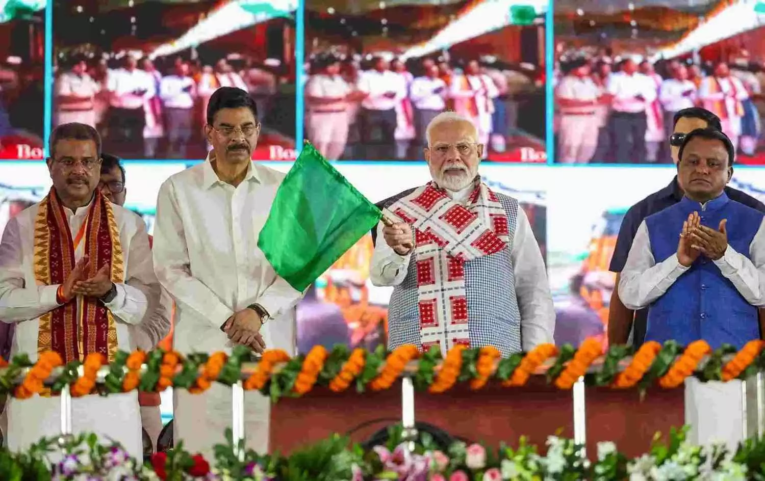 భువనేశ్వర్లో 105 ప్రాజెక్టులను ప్రారంభించిన ప్రధాని మోదీ భువనేశ్వర్లో 105 ప్రాజెక్టులను ప్రారంభించిన ప్రధాని మోదీ