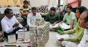 లంచాల్లో దూసుకుపోతున్న తెలంగాణ! లంచాల్లో దూసుకుపోతున్న తెలంగాణ!