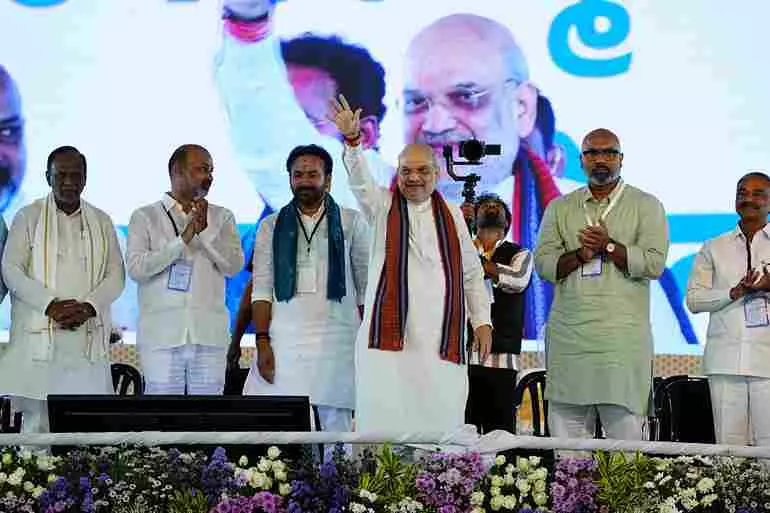 డబుల్ ఇంజిన్ సర్కార్ తో తెలంగాణ అభివృద్ది సాధ్యం డబుల్ ఇంజిన్ సర్కార్ తో తెలంగాణ అభివృద్ది సాధ్యం