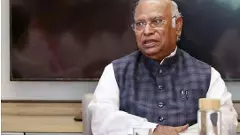 కర్ణాటకలో నాయకత్వ మార్పా.. హైకమాండ్ తీసుకోవాల్సిందే: ఖర్గే