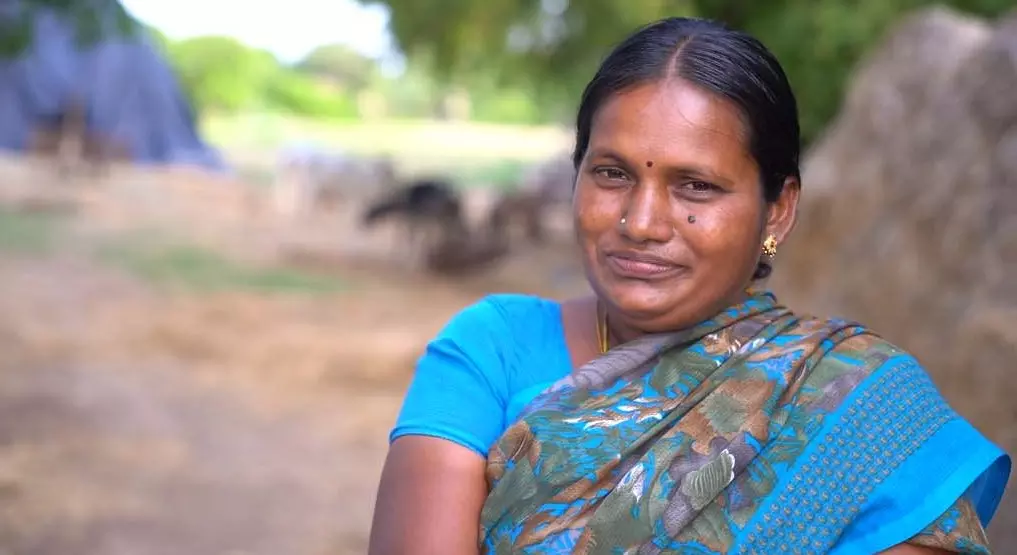 ‘ బ్యాంకులు మాకు  రుణాలివ్వవు, విత్తనాలు, ఎరువుల కోసం వెతుక్కోవాలి. వ్యవసాయంలో భర్తకు ఉన్న అనుభవం మాకు ఉండదు, - నిర్మల, జనగామ